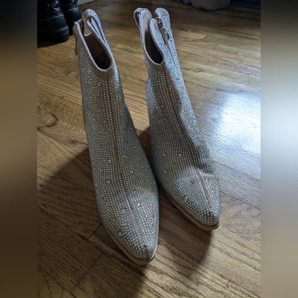 Sparkly Cowgirl Boots - Picture 3 of 4